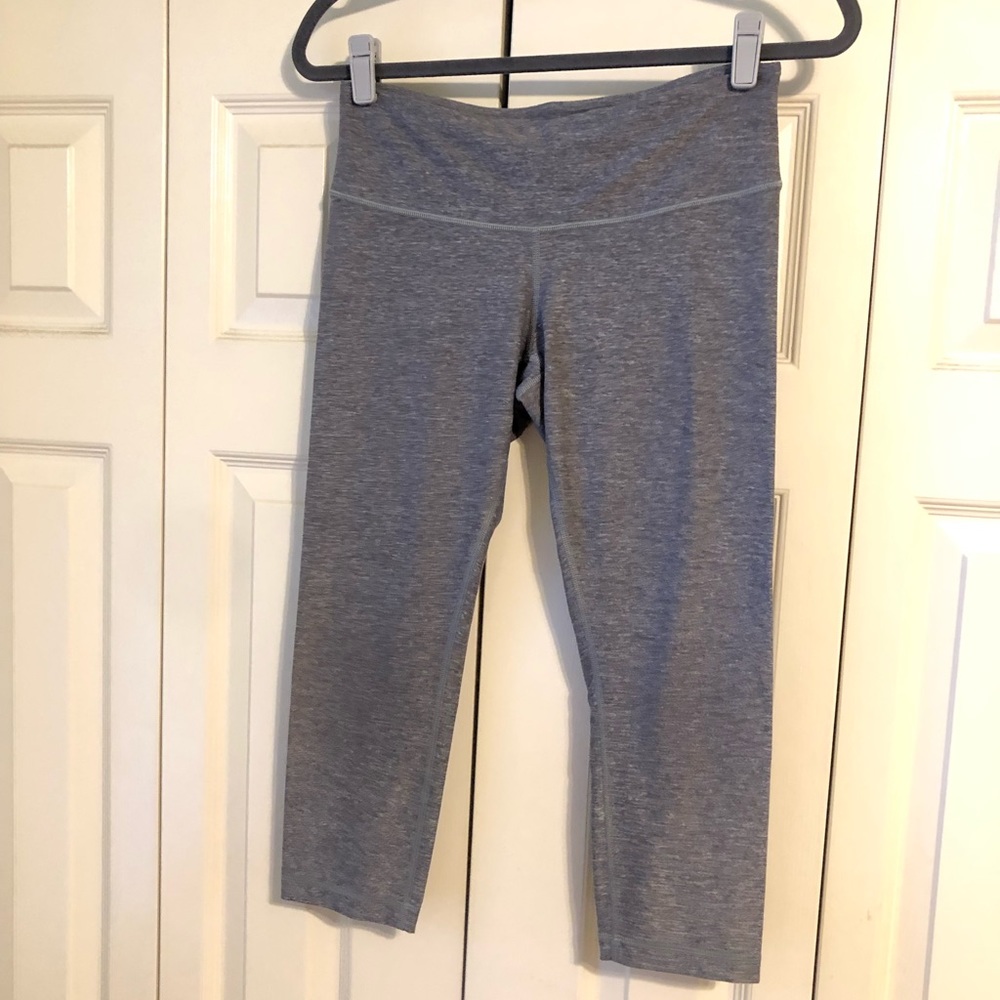 Lululemon Cropped Leggings Size 6! Barely worn!
